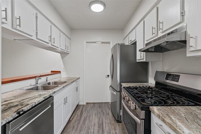 Building Photo - 11411 Walnut Ridge Dr
