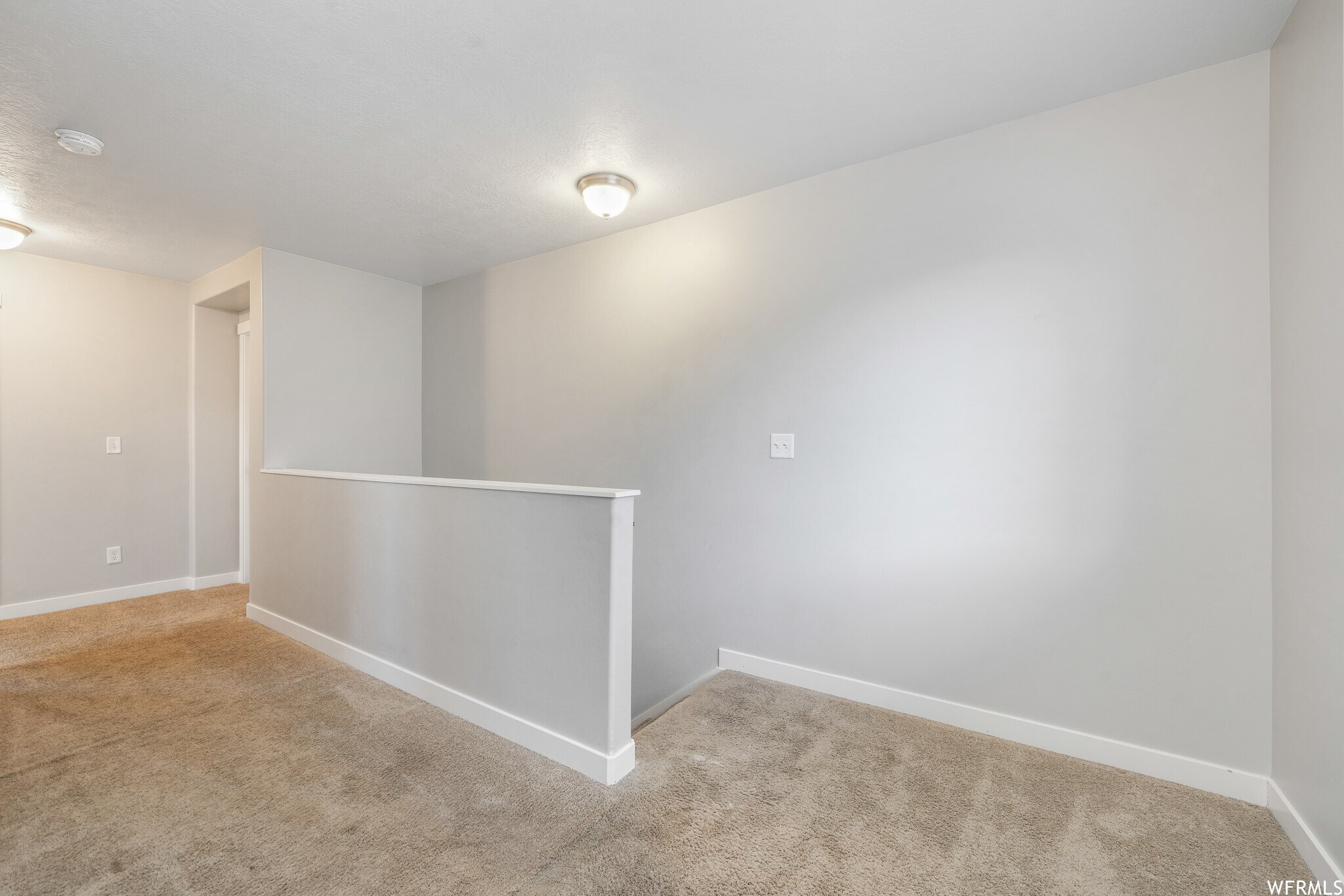 loft at the top of the stairs - 929 W Stonehaven Dr