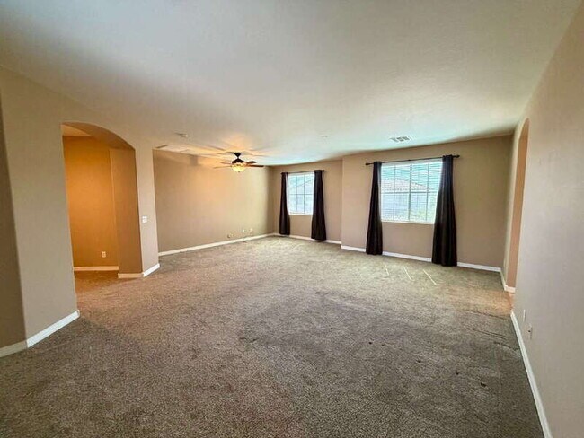 Building Photo - 6250 S Rochester Dr