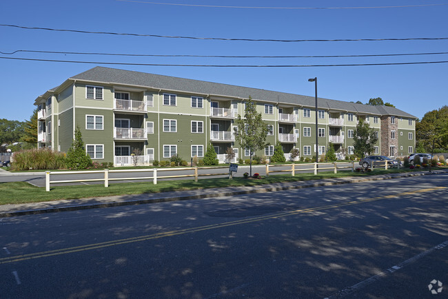 Primary Photo - Oak Place Apartments