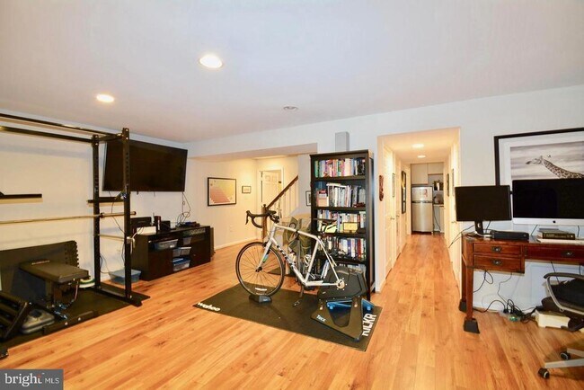 Building Photo - 6153 Summer Park Ln
