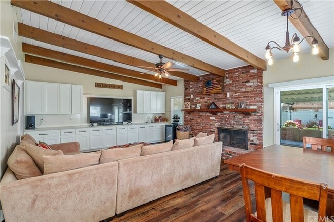 Building Photo - 926 N San Gabriel Ave