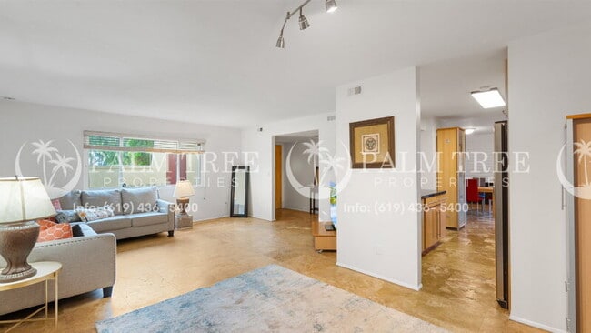 Building Photo - 3582 Governor Dr