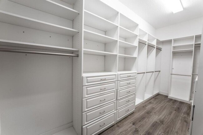 Building Photo - 913 Buckhurst Dr