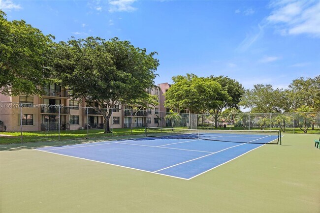 Building Photo - 13120 SW 92nd Ave