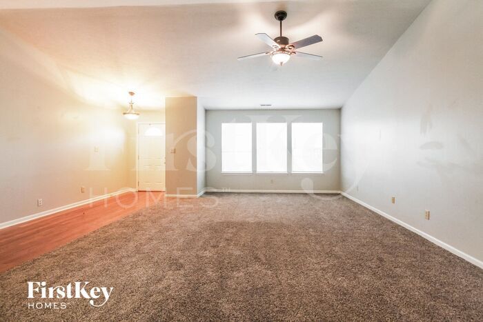 Building Photo - 41 Knoll Ln