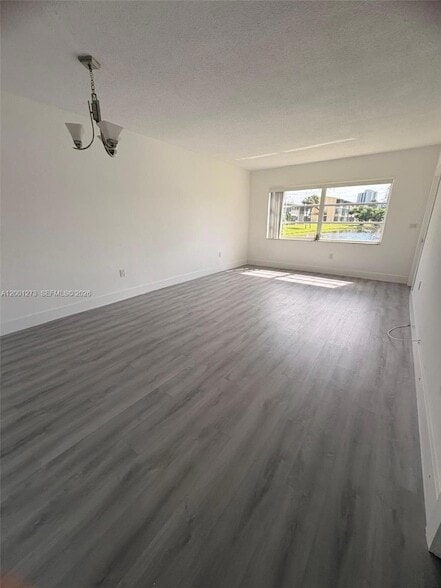 Building Photo - 20111 NE 27th Ct