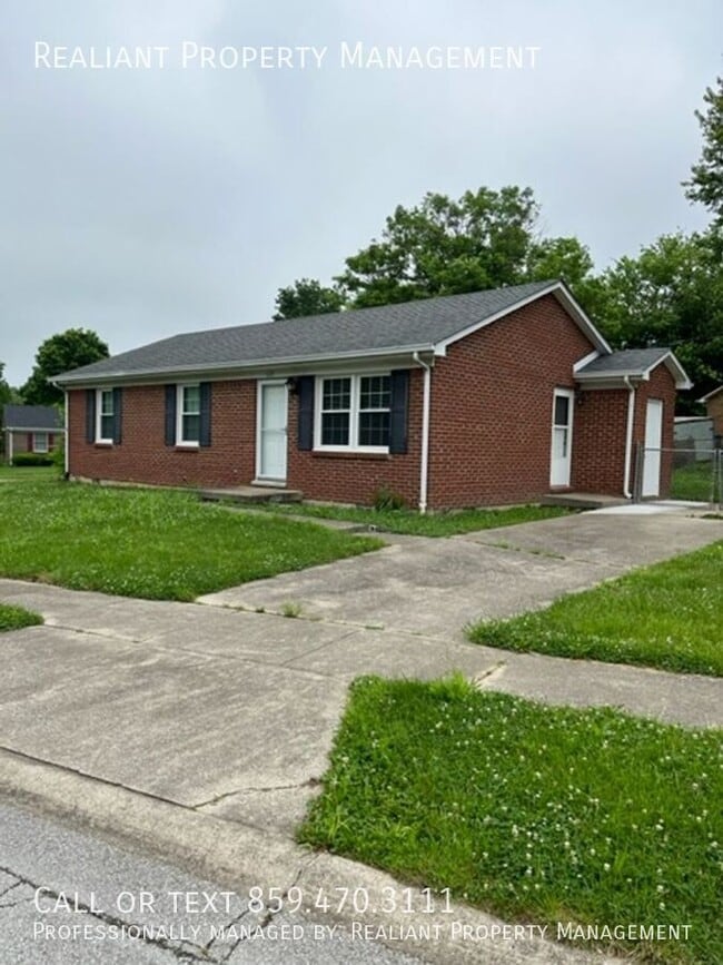 Building Photo - 620 Barefoot Dr