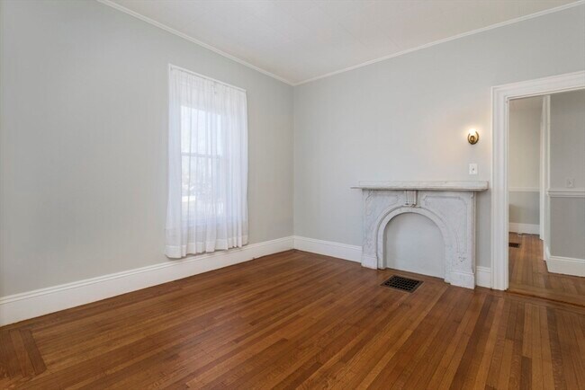 Building Photo - 128 Woburn St