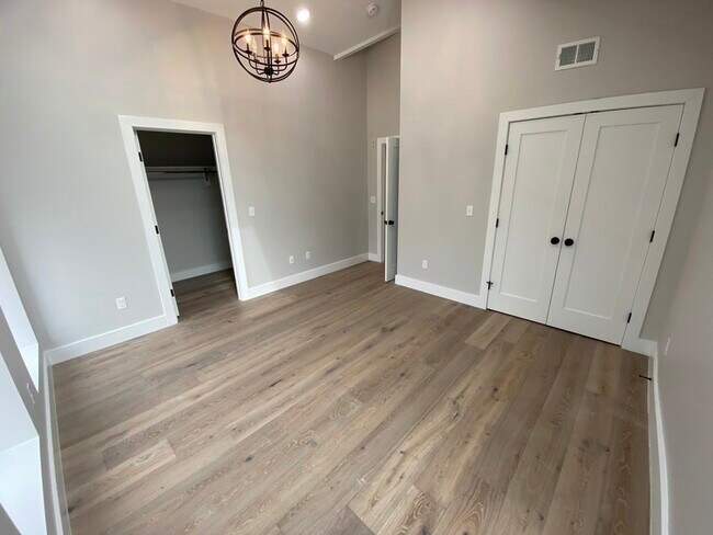 Building Photo - 300 Somerville Ave