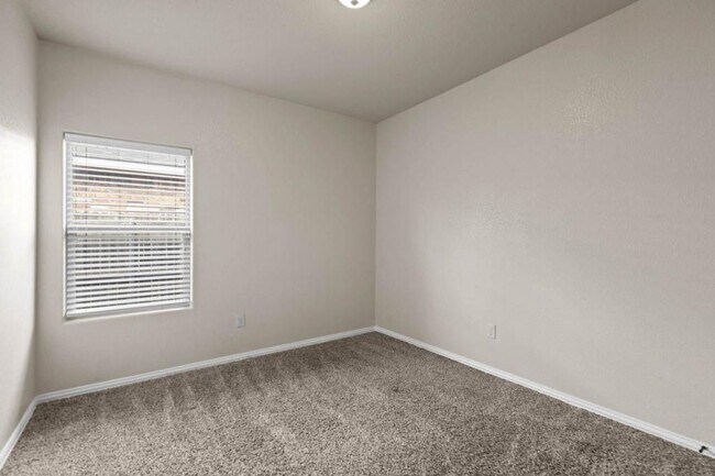 Building Photo - 1314 Cerrillos Ave