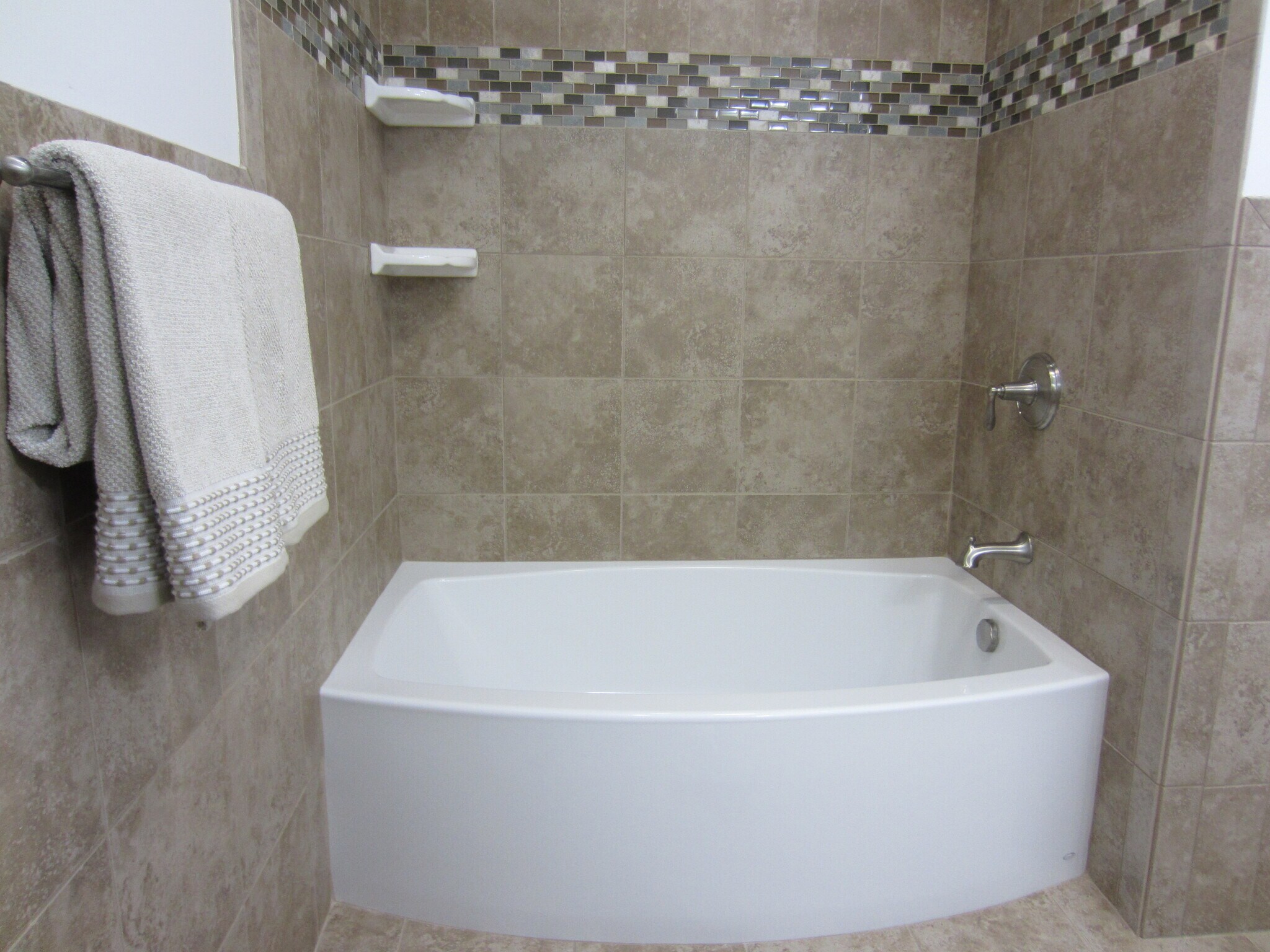 Building Photo - 111 S Lorraine Rd