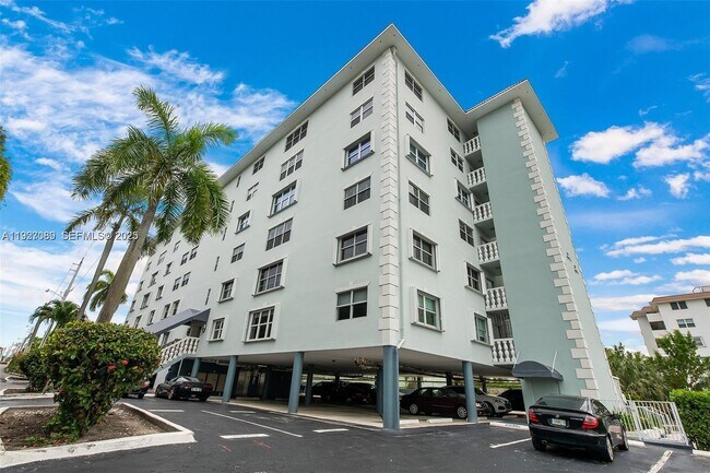 Building Photo - 1881 Middle River Dr