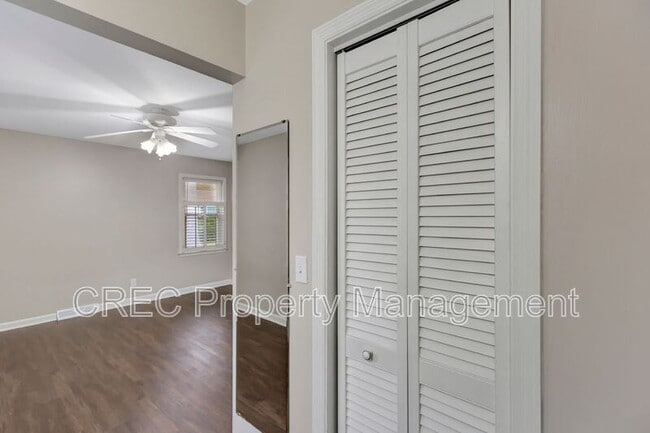 Building Photo - 700 Cluster Pines Rd