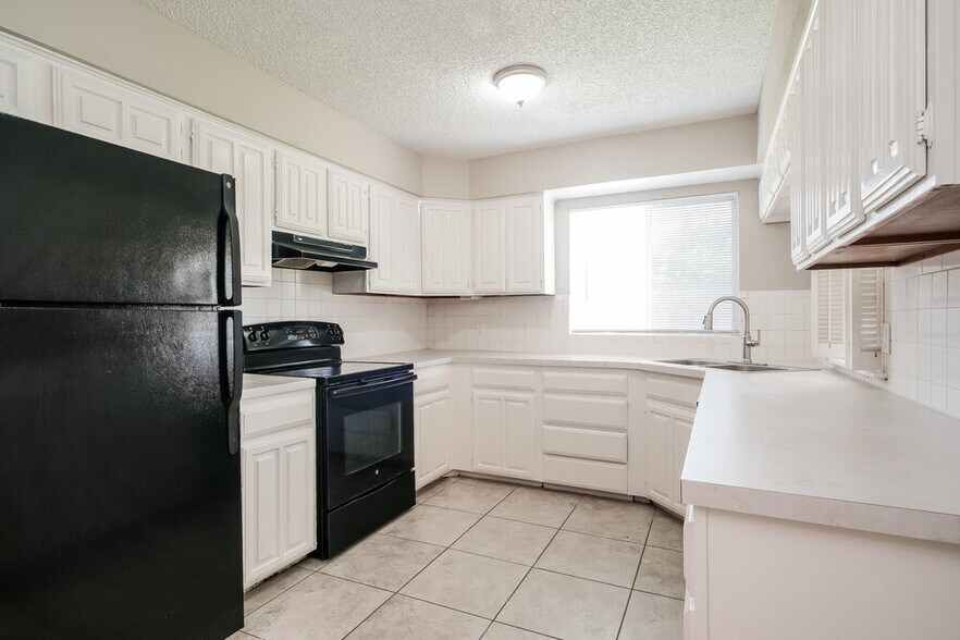 Building Photo - 618 Thornwood Trail