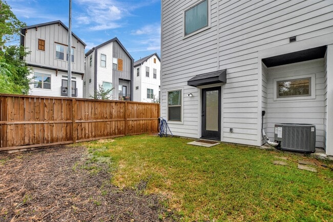 Building Photo - 3704 Creekmont Grn Ln