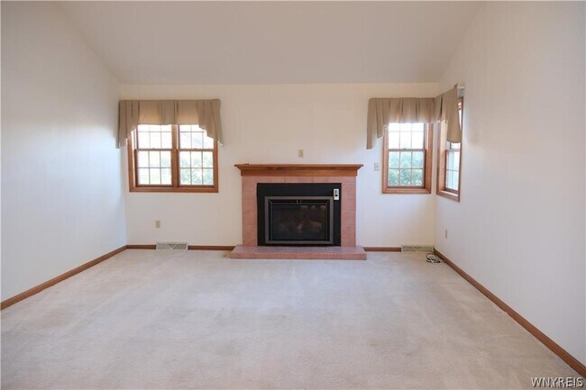 Building Photo - 20 Southwick Dr