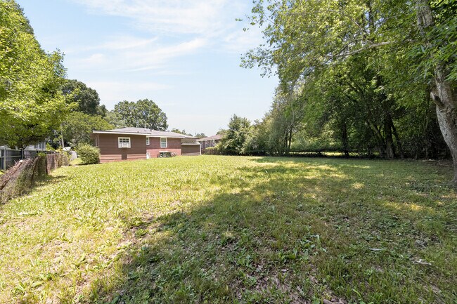 Building Photo - 2848 Blan St