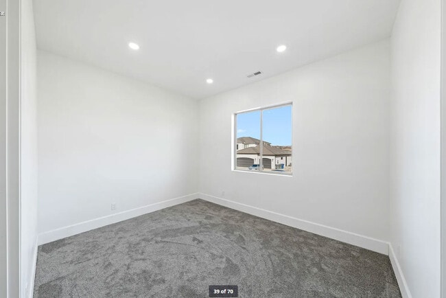 Building Photo - 2548 E 1480 S