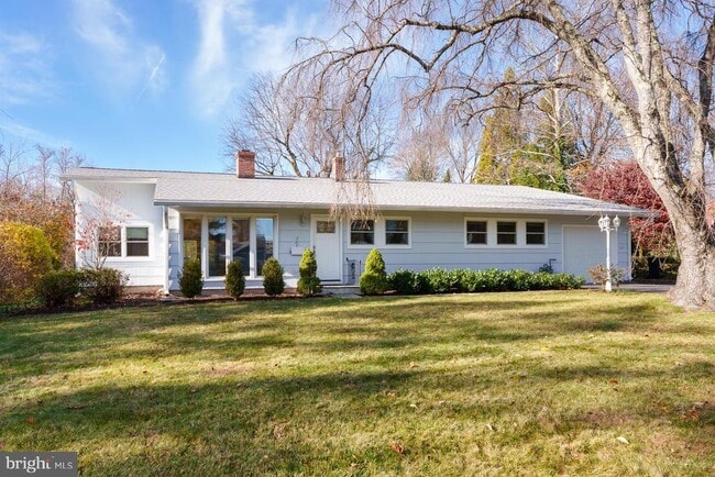 Building Photo - 384 Walnut Ln