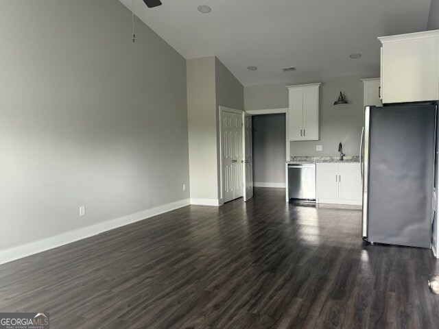 Building Photo - 2587 Memorial Rd