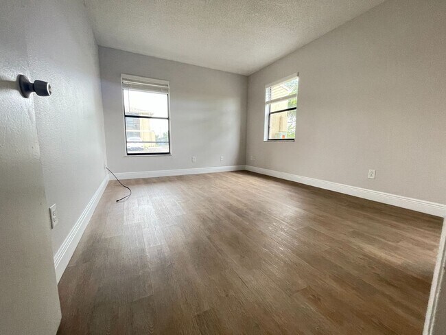 Building Photo - Mystic Gardens 5329-2905