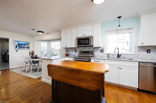 Building Photo - 2309 Rockingchair Ln