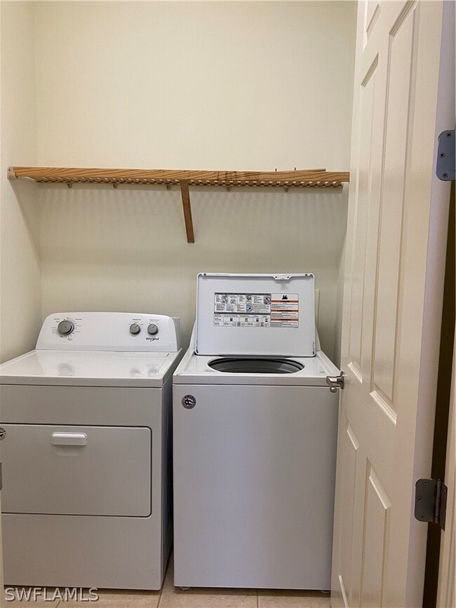 Building Photo - 9151 Delano St