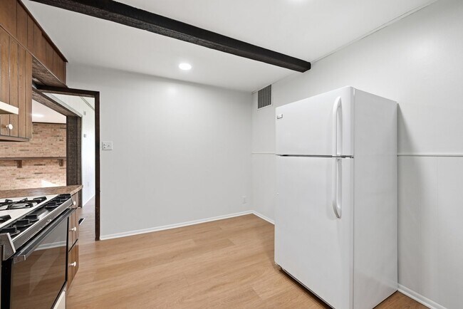 Building Photo - 1403 Uelen Ct