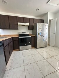 Building Photo - 861 NE 209th Terrace