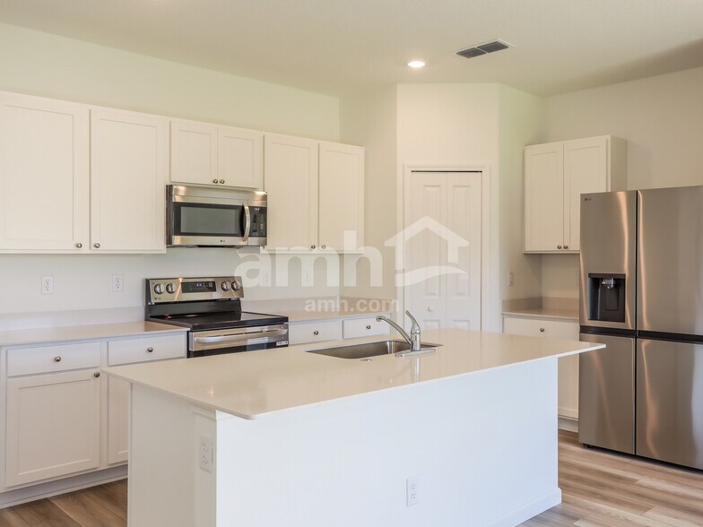 Building Photo - 2845 Grand Finale St