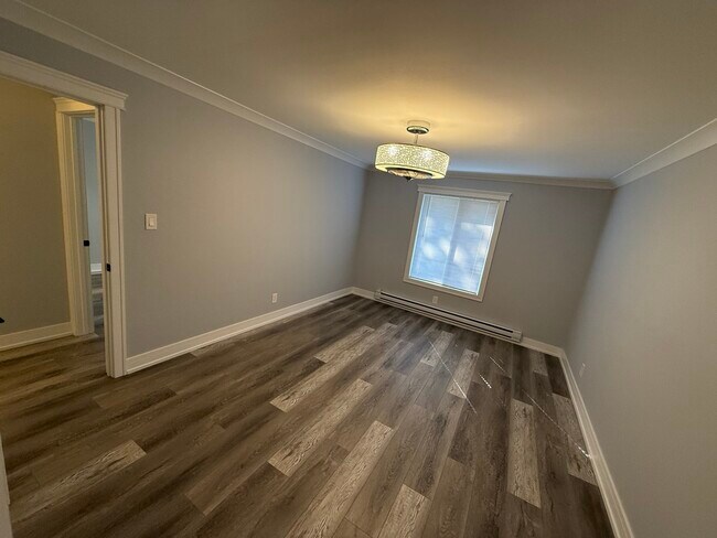 Building Photo - 803 Brook Dr
