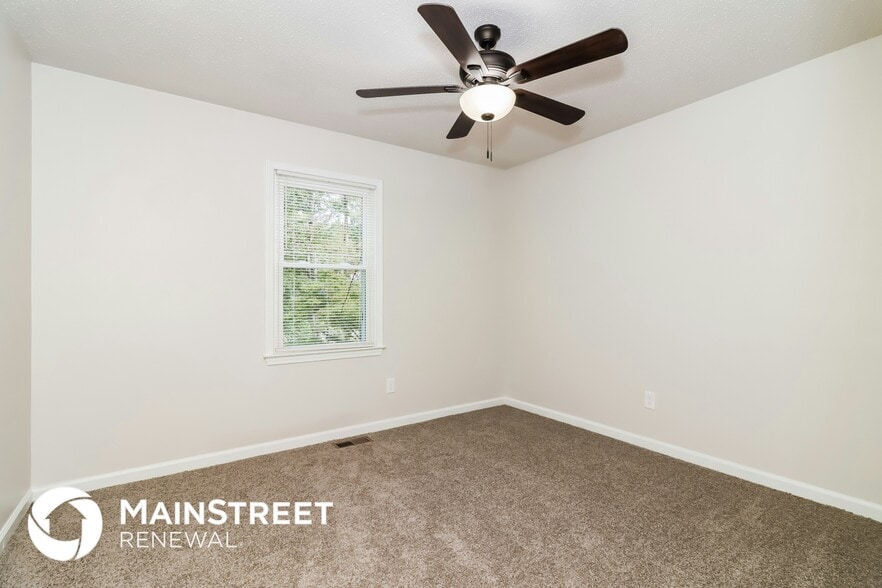 Building Photo - 41 Valley Dr