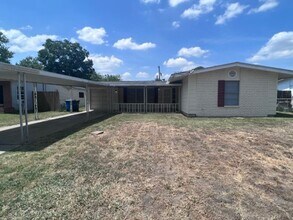 Building Photo - 703 E Formosa Blvd