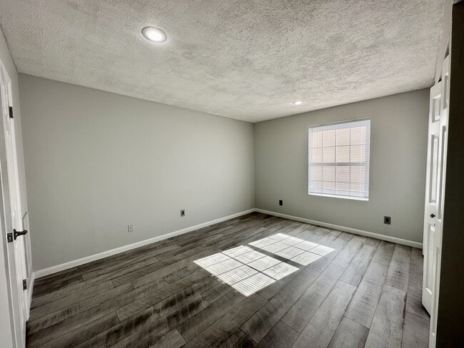 Building Photo - 303 N Caroline Pl