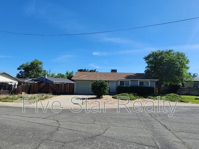 Building Photo - 544 Laurel Dr