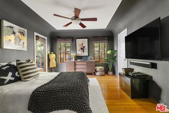 Building Photo - 105 S La Jolla Ave