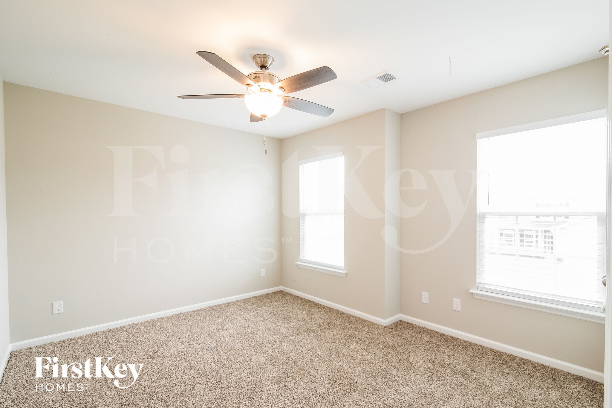 Building Photo - 161 Vango Dr