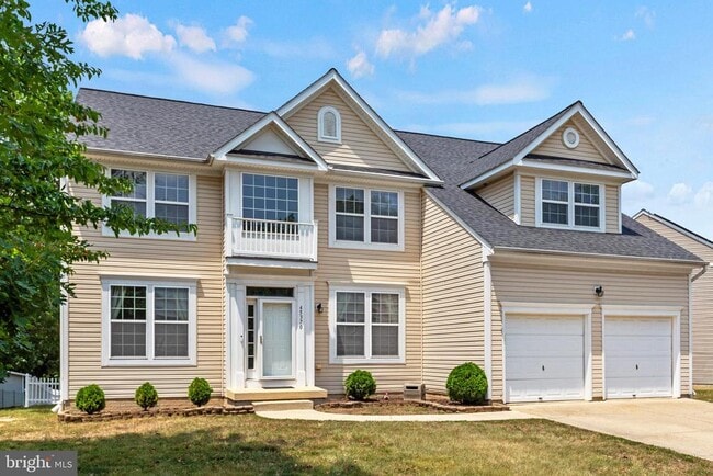 Building Photo - 45370 Barefoot Dr