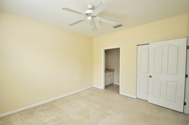 Building Photo - 12861 Madison Pointe Cir