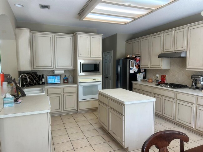Building Photo - 12200 Lake Stone Dr