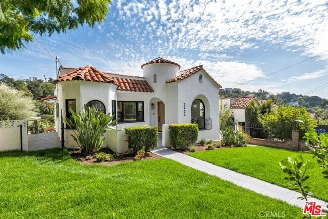 Building Photo - 2222 Valentine St