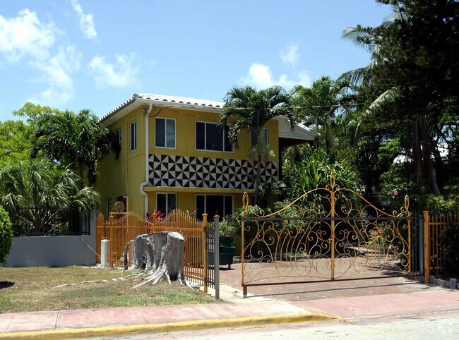 Building Photo - 8142 Byron Ave