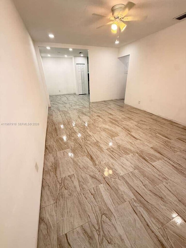 Building Photo - 7710 SW 10th Ct