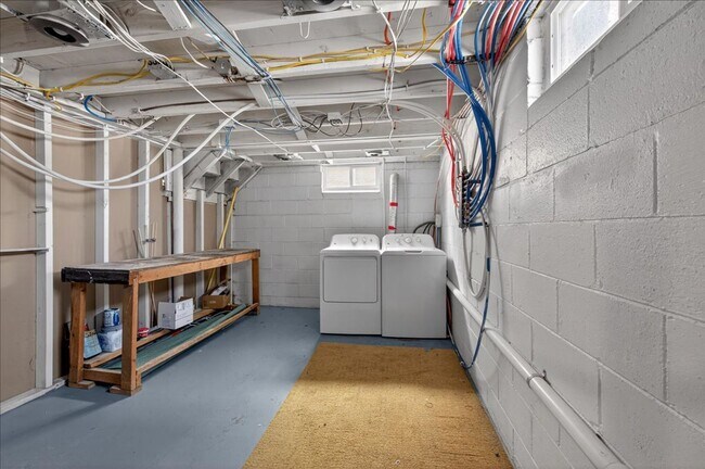 Building Photo - 1506 N Linwood Ave