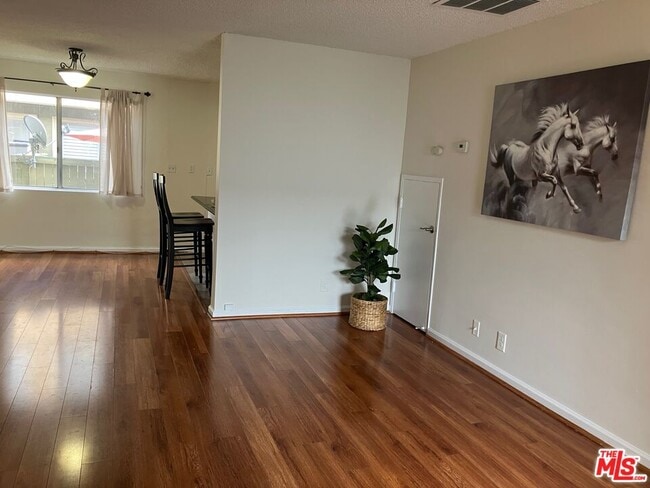 Building Photo - 20258 Cohasset St