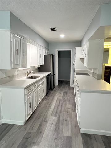 Building Photo - 1131 Kris St