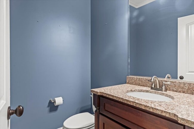 Building Photo - 839 Leyland Ln
