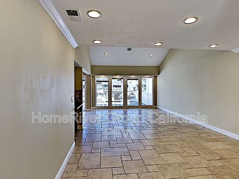 Building Photo - 2030 Kingsbridge Way