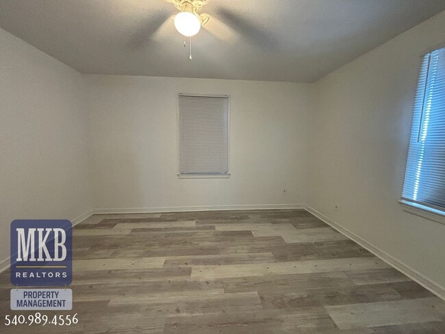 Building Photo - 2 Bedrooms, 1 Bath Condo located in South ...